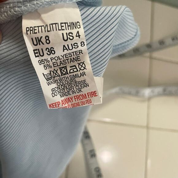 Pretty Little Thing Blue Ribbed Cut Out Cropped Top Size 4 NEW - Picture 2 of 5